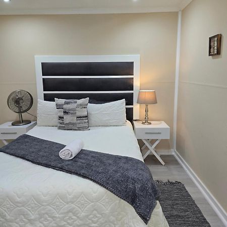Cozy Cabin Midrand Exterior photo