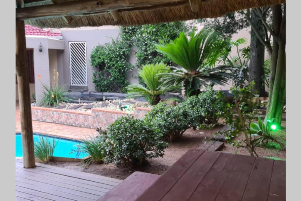 Cozy Cabin Midrand Exterior photo