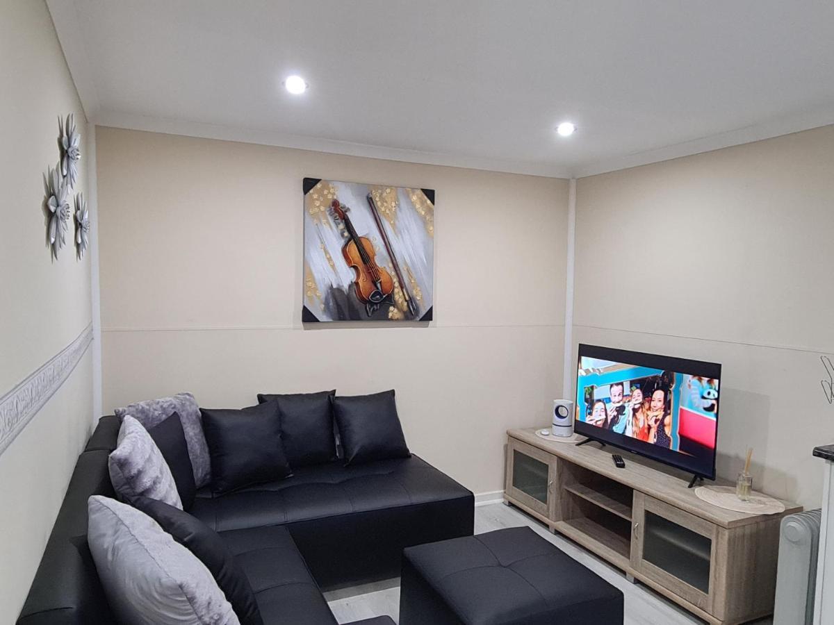 Cozy Cabin Midrand Exterior photo