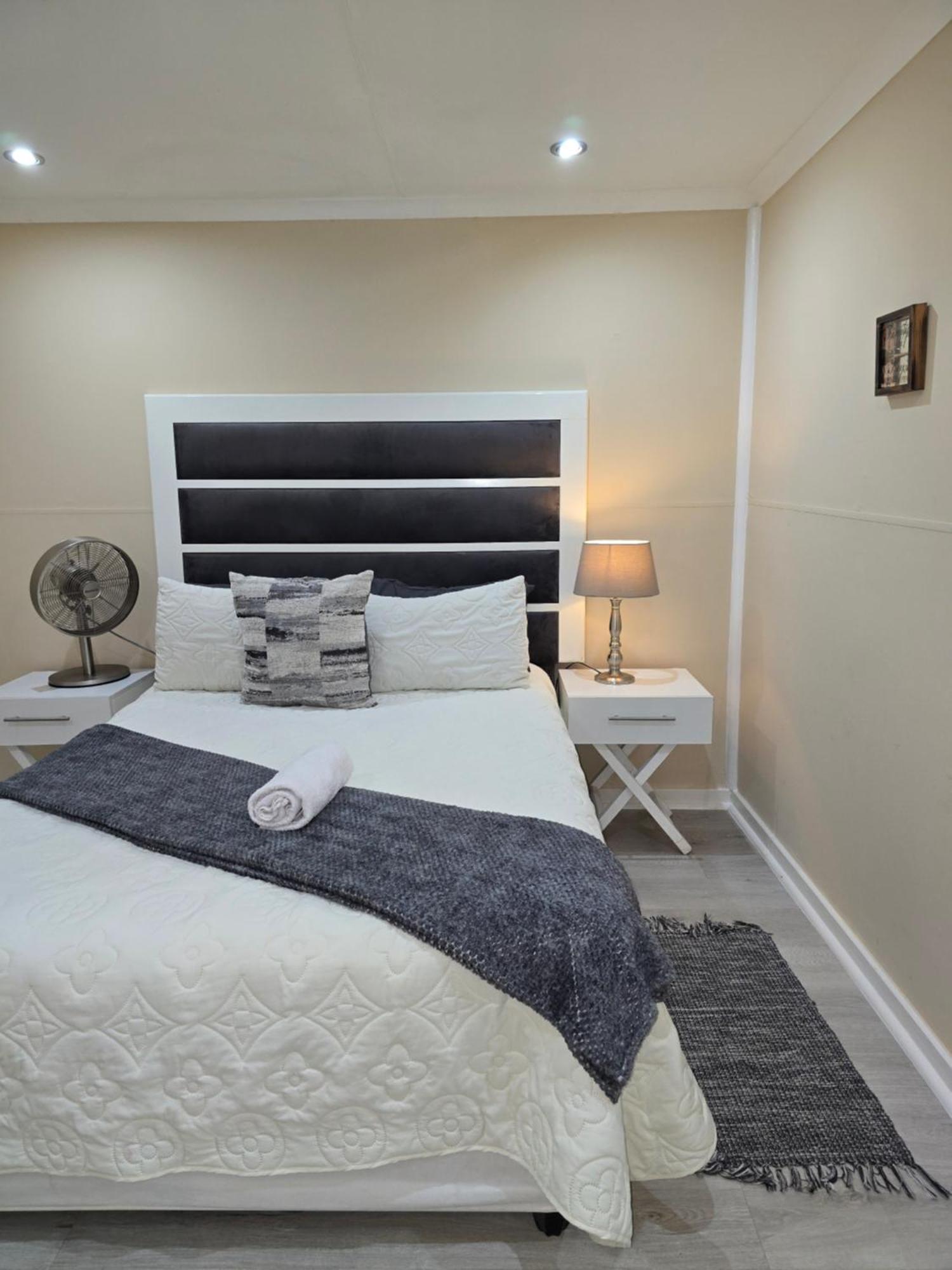 Cozy Cabin Midrand Exterior photo